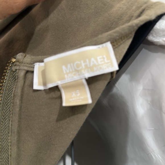 MICHAEL KORS OLIVE SHORT SLEEVE T SHIRT DRESS X small - Picture 4 of 4